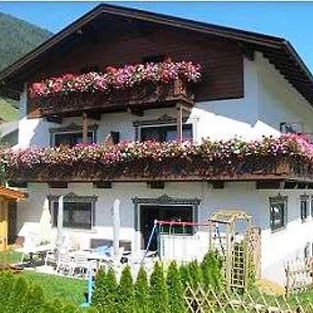 Pension Kristall Neustift im Stubaital Exterior foto