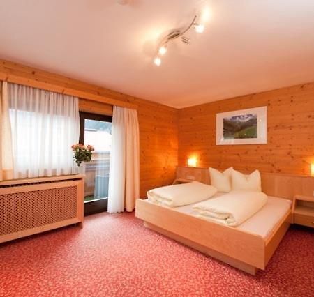 Pension Kristall Neustift im Stubaital Exterior foto