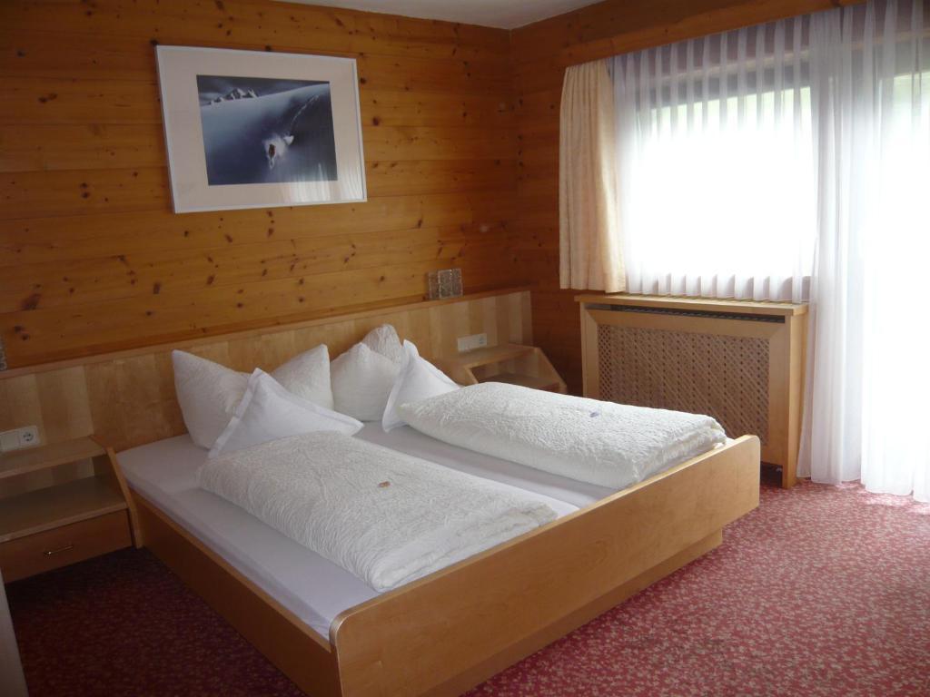 Pension Kristall Neustift im Stubaital Zimmer foto